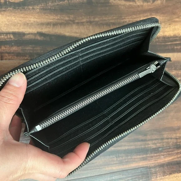 Black Embossed Leather Wallet - Picture 6 of 8